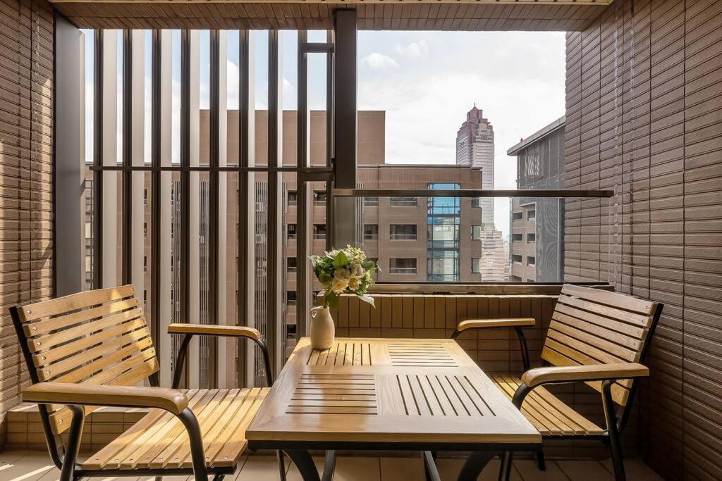 New Building 2B1Blk Workspace Taipei Main Station • 新大樓 台北車站 2房1衛 客廳廚房 工作空間 Екстер'єр фото